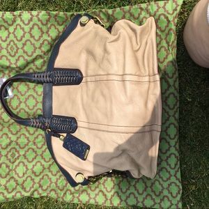 Oryany beige and navy dome vintage satchel